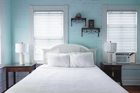 Queen Bedroom