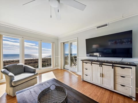 Living Room with Ocean Views at 404 Shorewood