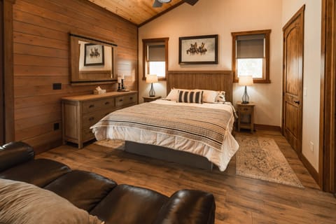 Level 1 - King Suite