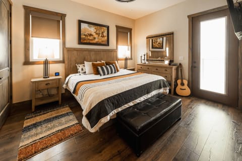 Level 1 - King Suite 1