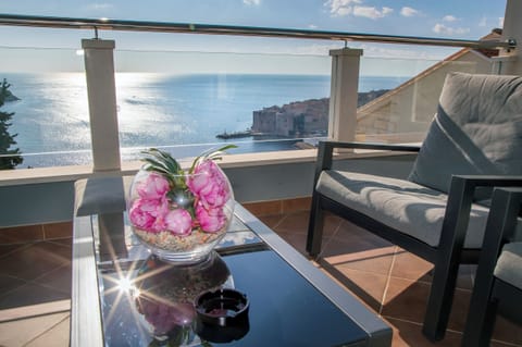 Deluxe Apartment | Terrace/patio