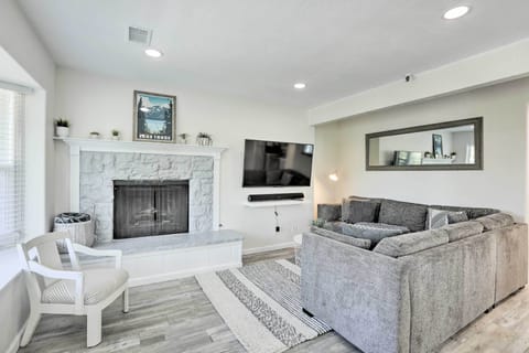 Stateline Vacation Rental | 2BR | 2BA | 840 Sq Ft | Steps Required for Access