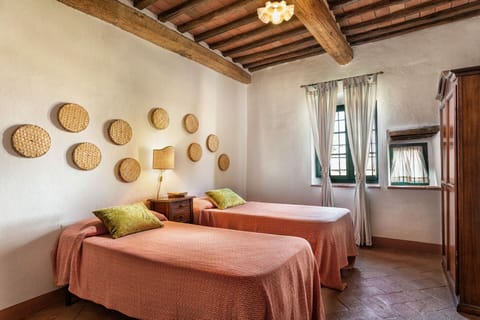 agriturismo-la-papessa-chianti-san-donato-farmhouse-iride-bedroom