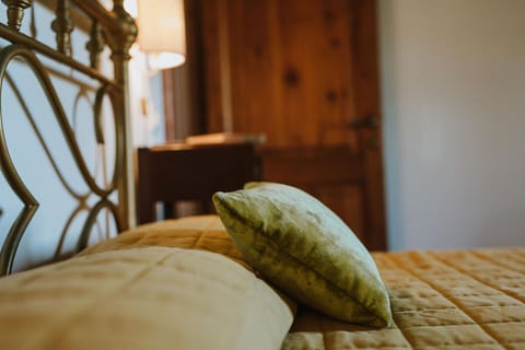 agriturismo-la-papessa-chianti-san-donato-farmhouse-gardenia-bedroom