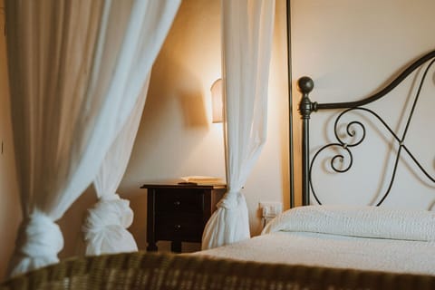 agriturismo-la-papessa-chianti-san-donato-farmhouse-oleandro-bedroom