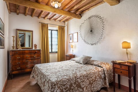 agriturismo-la-papessa-chianti-san-donato-multipropriet-robina-bedroom