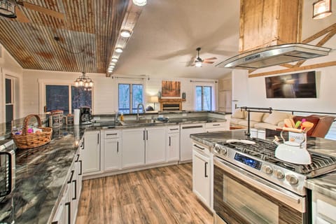Hot Springs Village Vacation Rental | 4BR | 3BA | 2,700 Sq Ft | Step-Free Access