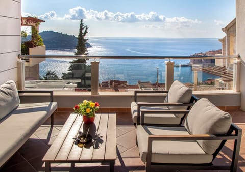 Exclusive Apartment | Terrace/patio