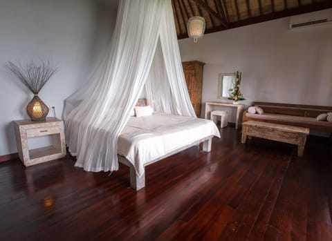 Suite with Ocean View | In-room safe, desk, rollaway beds, free WiFi