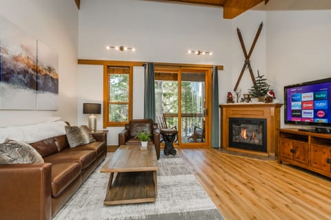 Tahoe Alpenglow Properties - Golden Pine Place at Northstar