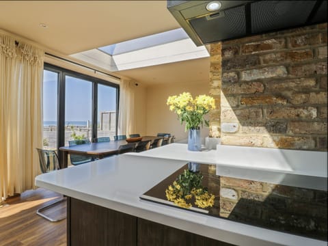 Cottage | Dining