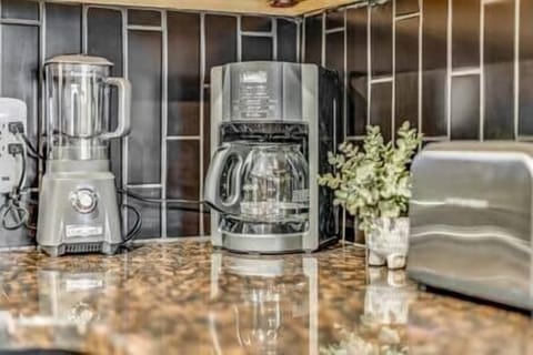 96ad04ba d7eb 4487 a668 fe0b09fb937c