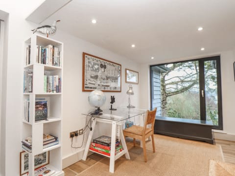 Cottage | 4 bedrooms, individually decorated, individually furnished, free WiFi