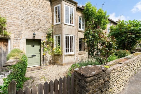 Pear Tree Cottage - StayCotswold