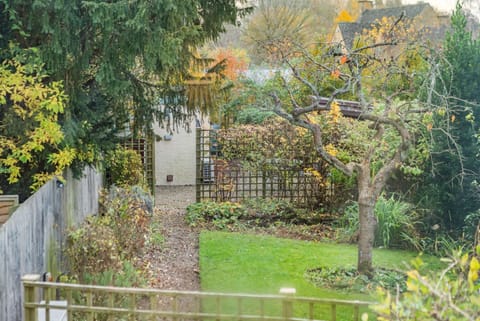 Cosy Corner View of Garden - StayCotswold