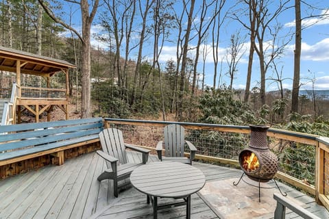 Welcome to Black Mountain Treehouse!