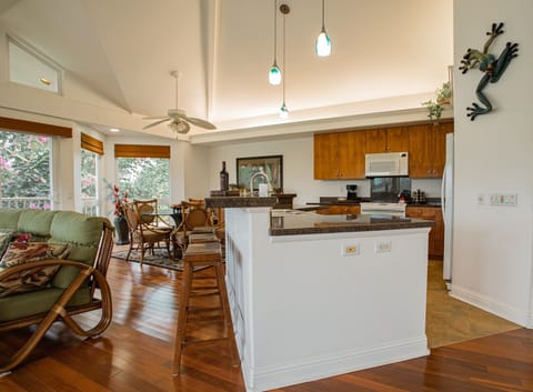 Condo, 3 Bedrooms | Private kitchen | Fridge, oven, toaster