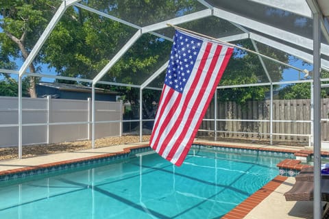 Nokomis Vacation Rental | 2BR | 1.5BA | 936 Sq Ft | Step-Free Access