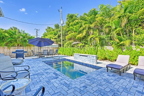 Holmes Beach Vacation Rental | 3BR | 2.5BA | 1,317 Sq Ft