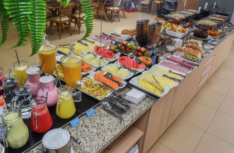 Free daily buffet breakfast