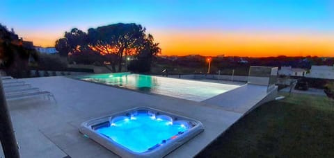 Jacuzzi &amp; Pool Sunset