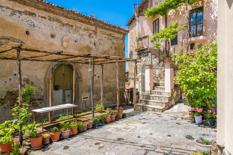 Apartment, 1 Bedroom, Smoking, Terrace | Exterior