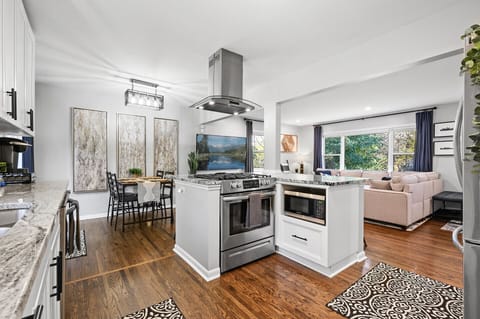 Kitchen and dining area.