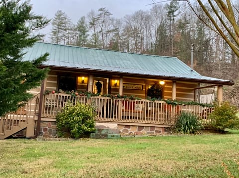 Enjoy our peaceful, quiet & private location, tucked in a cozy little valley. 