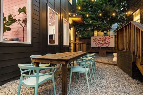 Enjoy the common area and photo opps!