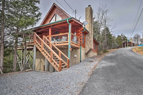 Sevierville Vacation Rental | 2BR | 2BA | 1,008 Sq Ft | Access Only By Stairs