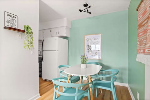 Dine together, enjoy together.