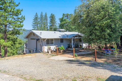 ample parking easy in and out. 