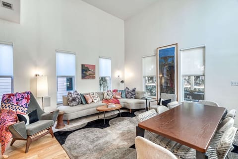 Spacious main living area on 1st Floor