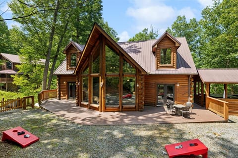 Kozy Bear Kabin | Great Smoky Mountains Cabin Rentals | Gatlinburg Cabin Rentals | Pigeon Forge Cabin Rentals | Smoky Mountain Rentals | Cabins with Hot Tubs