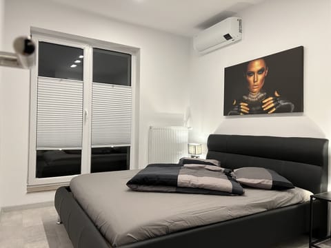 Royal Penthouse | 1 bedroom, in-room safe, individually decorated, individually furnished