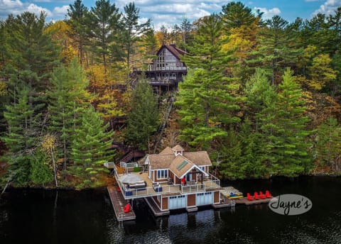 Cottage &amp; Boathouse
