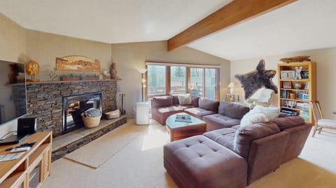 Living Area w/Deck Access