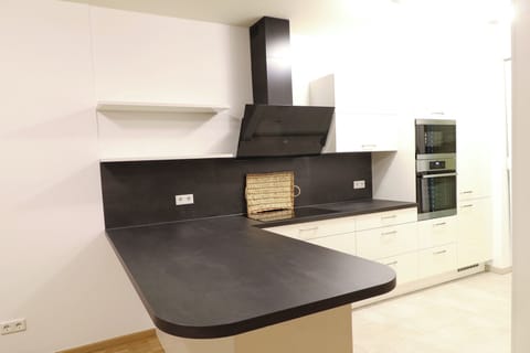 Apartment | Minibar, desk, soundproofing, iron/ironing board