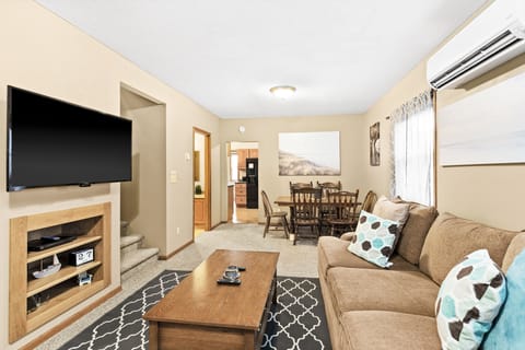 Free Wi-Fi, Roku provided in guest mode, or rent some movies 🍿 