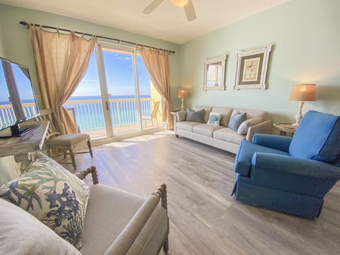 Living room with queen sleeper sofa and breathtaking gulf views