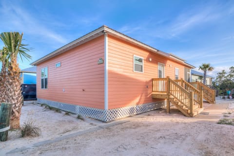 Welcome to Unit 7022 - Unit 7022 is a 3 Bedroom, 2 Bathroom cottage capable of sleeping 10.