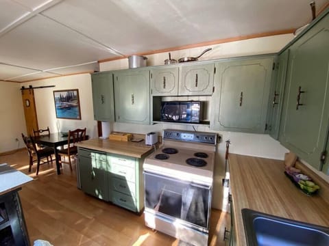 Kitchen & Dining (3)