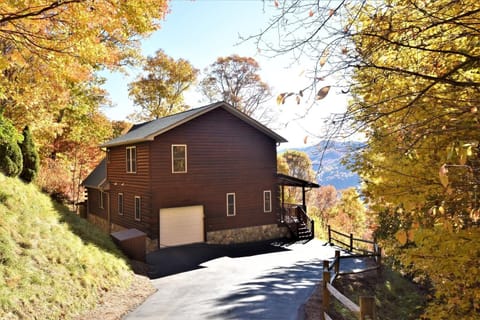 Driveway into Stallion Ridge Retreat