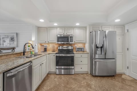 Kitchen (also overlooks the Gulf)