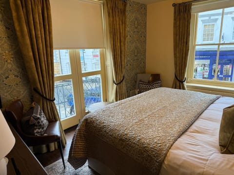 Deluxe Double Room, Courtyard View | Free WiFi, bed sheets