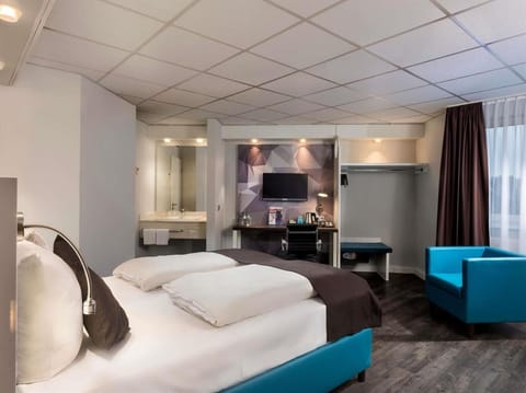Superior Room, 1 Double Bed | Hypo-allergenic bedding, in-room safe, desk, laptop workspace