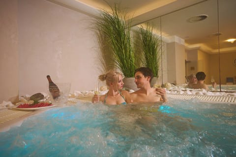 Hot stone massages, sports massages, 1 treatment room