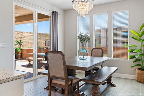 House, 5 Bedrooms | Private kitchen | Fridge, oven, coffee/tea maker, toaster