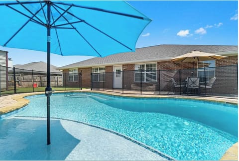Rock Bottom: Relax by the pool & have a drink by the pool