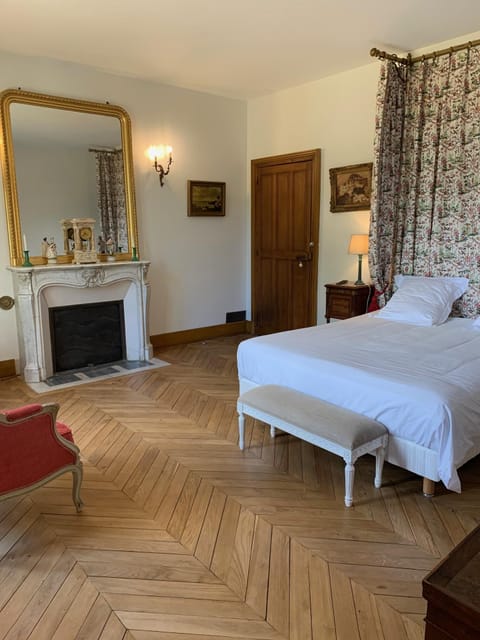 Superior Double Room, Ensuite, Park View (Chambre Jeanne Guesnet) | 1 bedroom